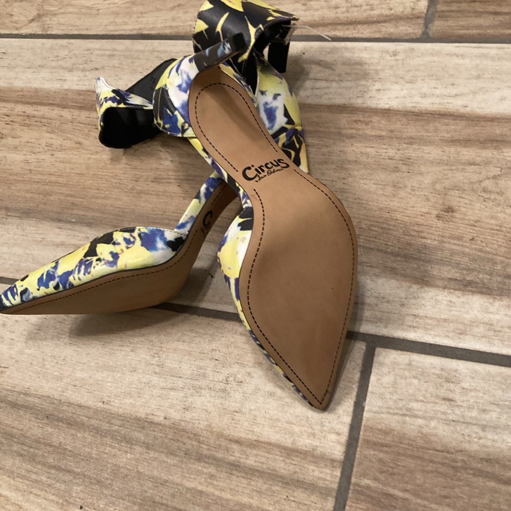 Circus NY by Sam Edelman Women's Maddy
Dress Pump Gently Used Worn inside - Picture 11 of 12